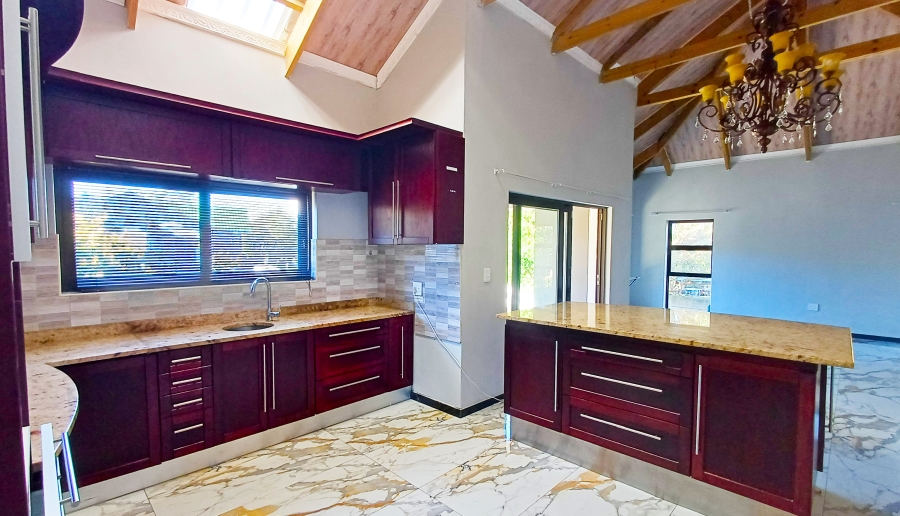 4 Bedroom Property for Sale in Palmiet Western Cape